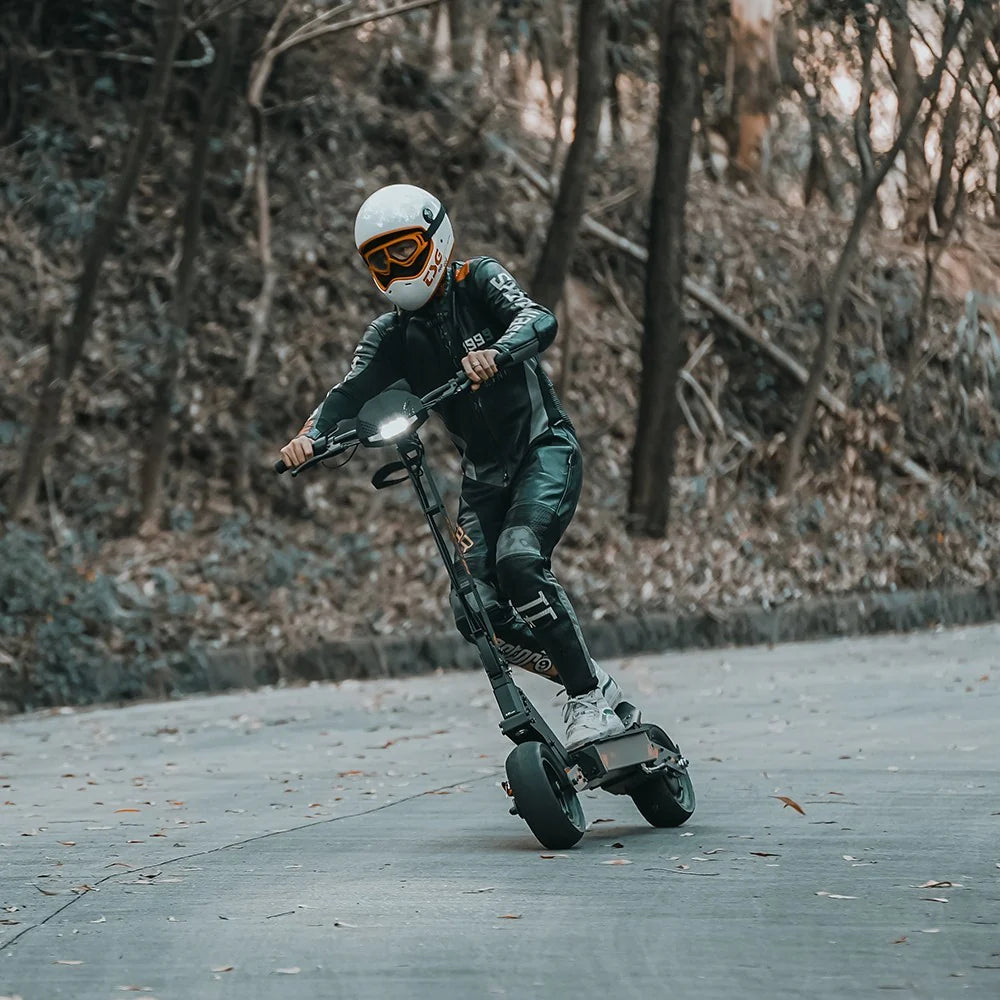 Kugoo KuKirin G4 avec moteur 2000 W, batterie 60 V 20 Ah, portée maximale de 75 km, vitesse maximale de 70 km/h, pneus tubeless de 11 pouces, clignotants